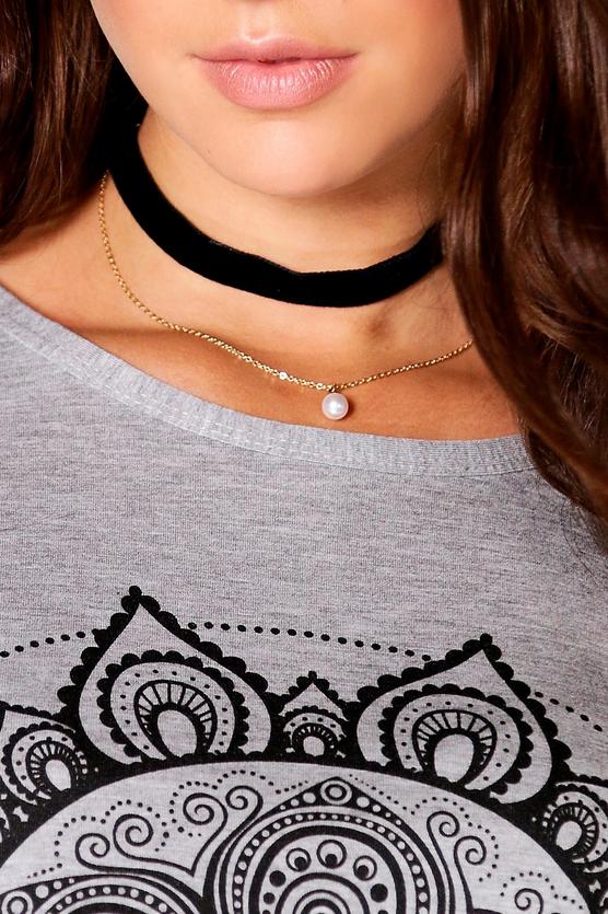 Plus Bianca Velvet + Pearl Chain Choker